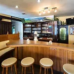 호텔 Weinhaus Weis 3*