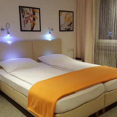 Weinhaus Weis Hotel 3*