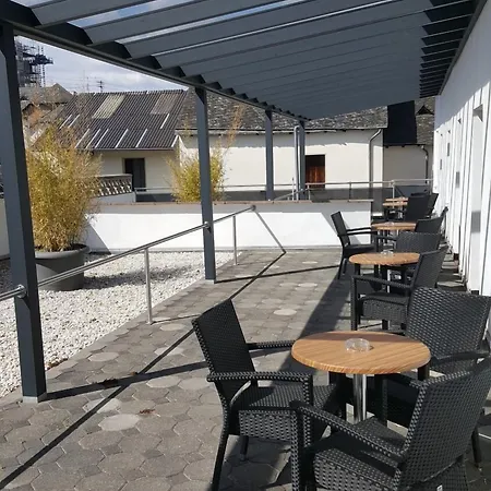 Hotel Weinhaus Weis 3*