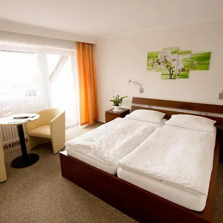Hotel Weinhaus Weis 3*