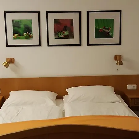 Hotel Weinhaus Weis 3*