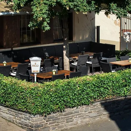 Weinhaus Weis 3* Leiwen