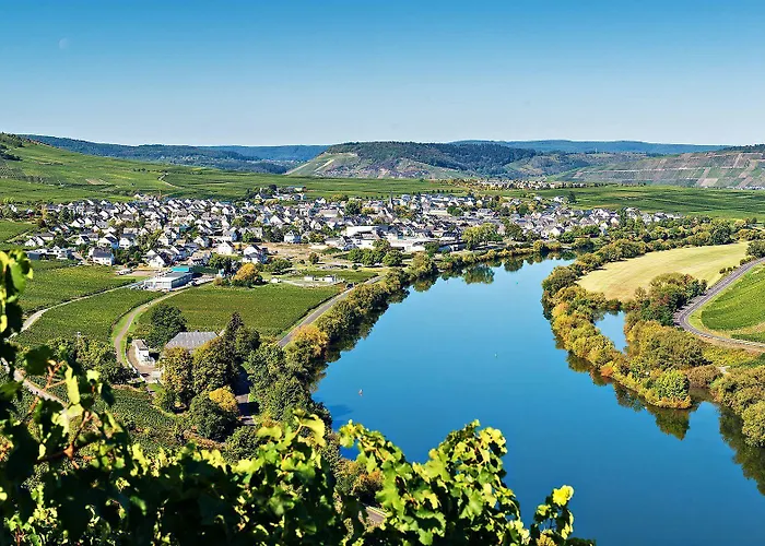 Hotel Weinhaus Weis 3*