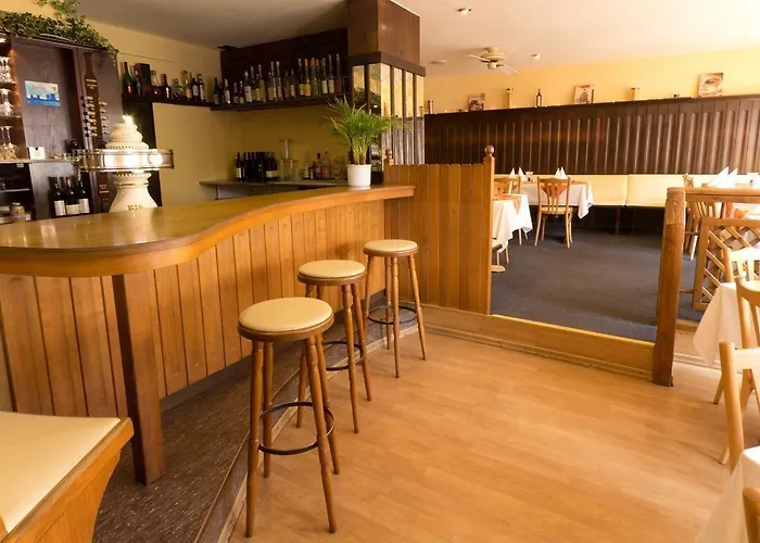 Weinhaus Weis Hotel 3*