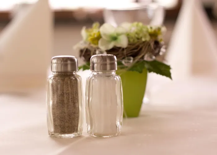 Weinhaus Weis Hotel Leiwen