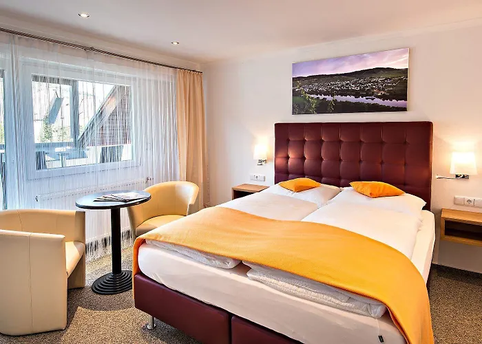 Hotel Weinhaus Weis 3*