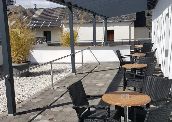 Hotel Weinhaus Weis 3*