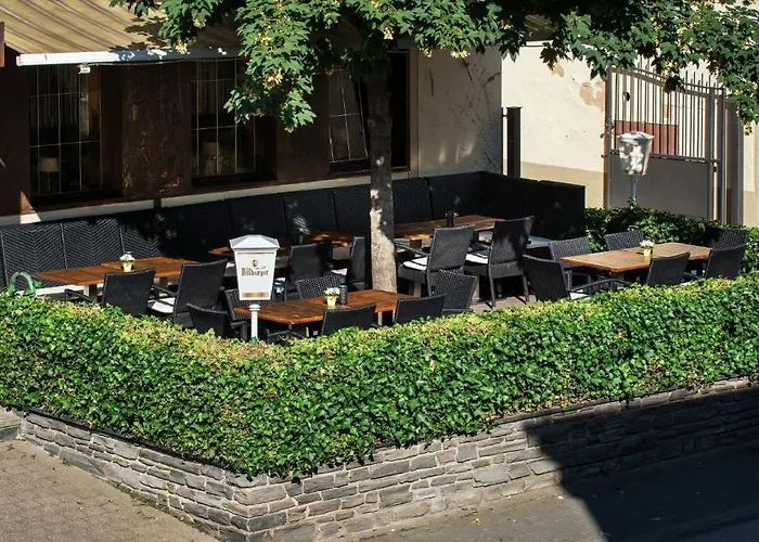 Weinhaus Weis 3* Leiwen