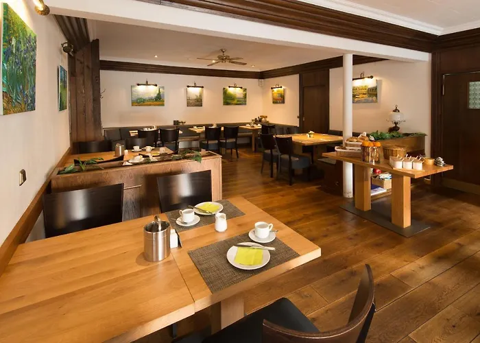 Weinhaus Weis Leiwen